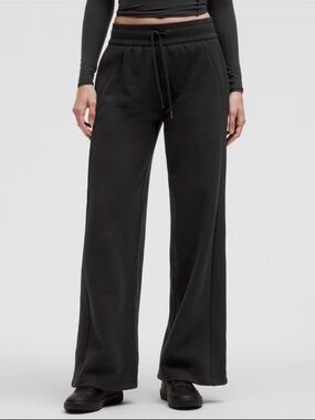 Lululemon Scuba Leg Pant- Black